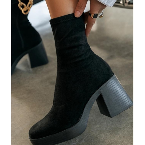 πππ¨π© πππ― 10 π€SHE'S FLIRTYPLATFORM BOOT - BLACK - Picture 8 of 8